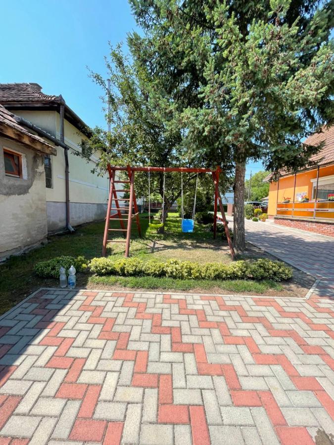 OreglakMira Kucko公寓 外观 照片