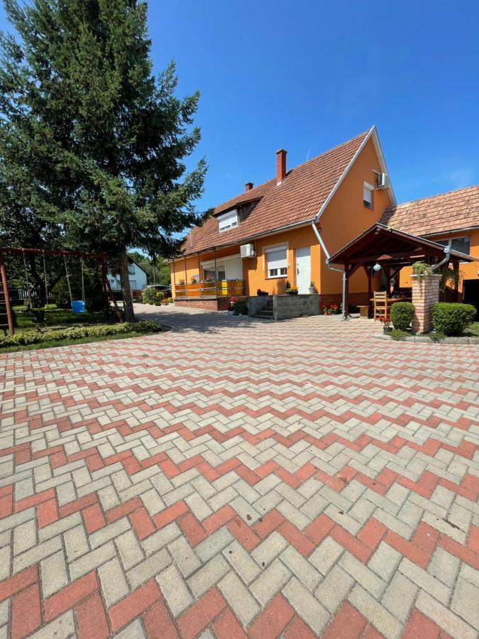 OreglakMira Kucko公寓 外观 照片